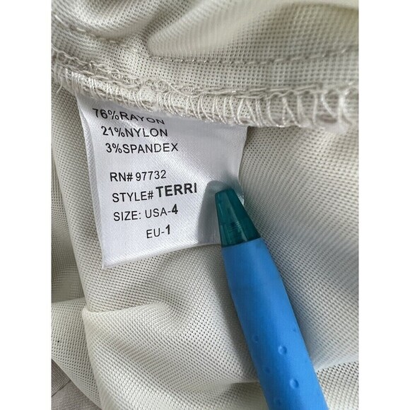 Lior Pull On Capri Pant Light Beige Pocket Silver Side Leg Buttons Sz 4 - Picture 7 of 8